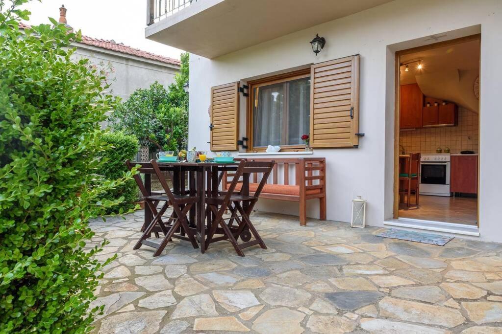 Small House With Garden & View Apartment Promirion