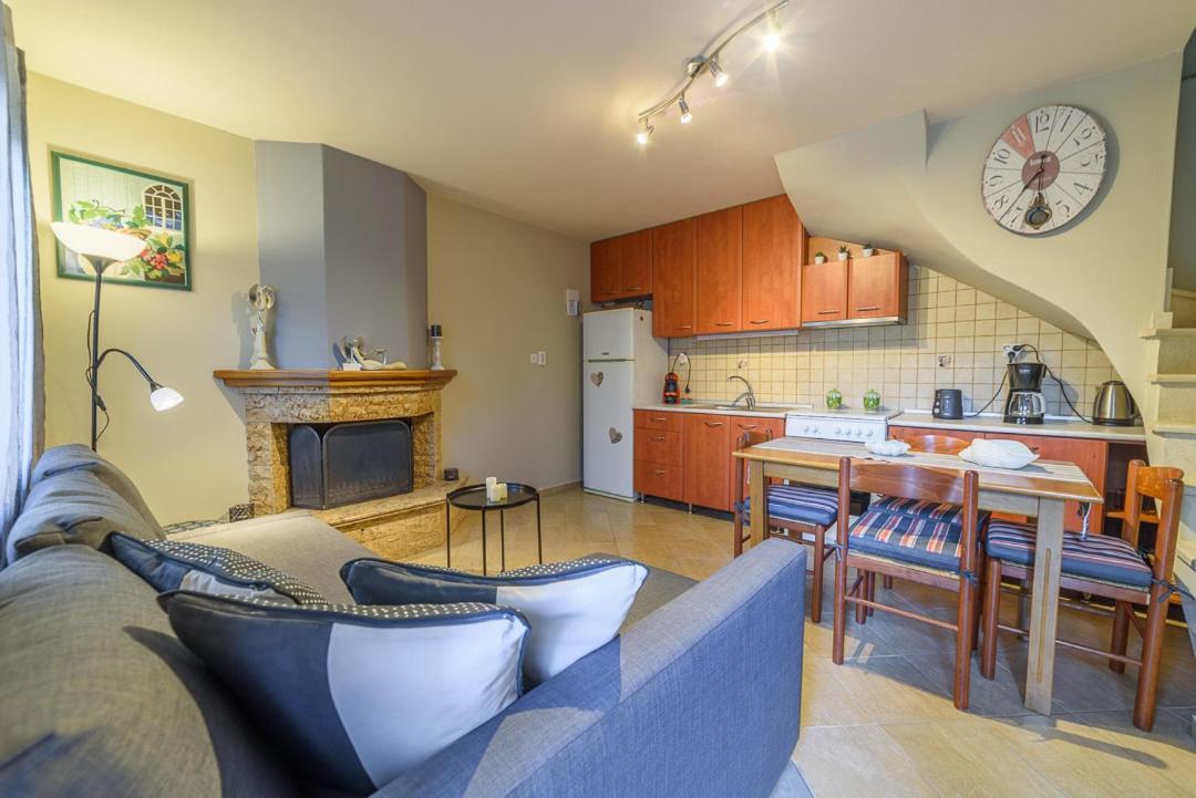 Small House With Garden & View Apartment Promirion